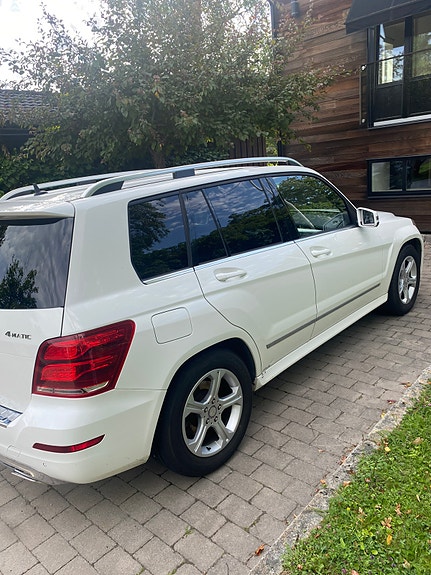Mercedes-Benz GLK220 3 of 10