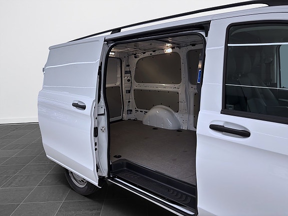 Mercedes-Benz eVito 112 6 of 15