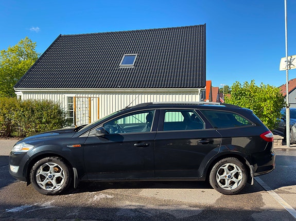 Ford Mondeo 2 of 9