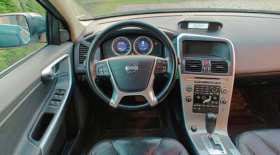 Volvo XC60 6 of 26