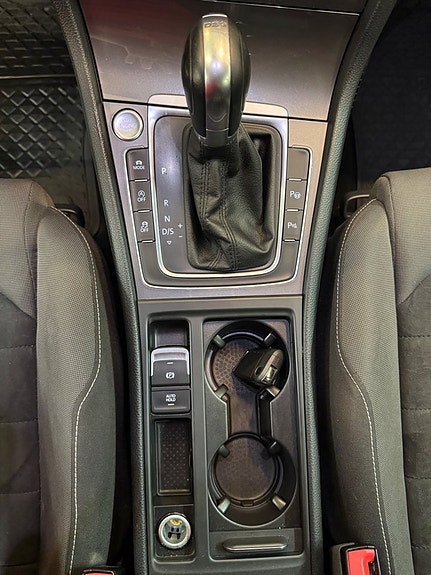 Volkswagen Golf Alltrack 18 of 28