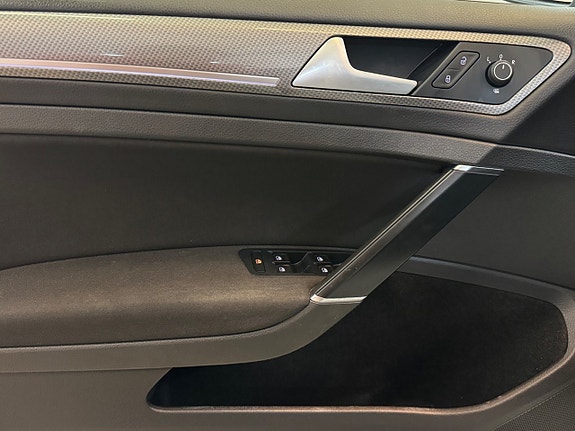 Volkswagen Golf Alltrack 22 of 28