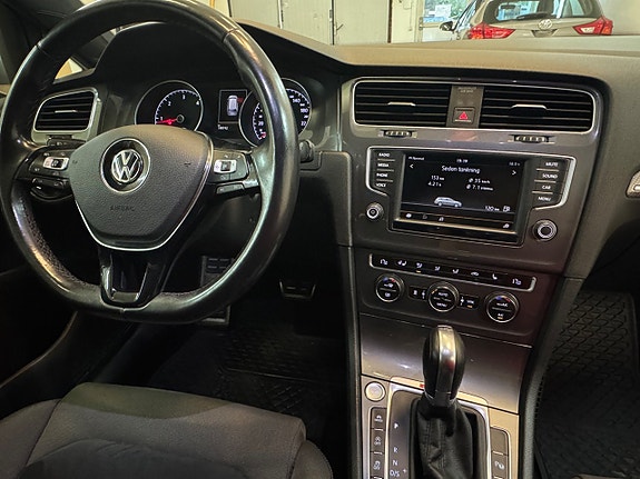 Volkswagen Golf Alltrack 16 of 28