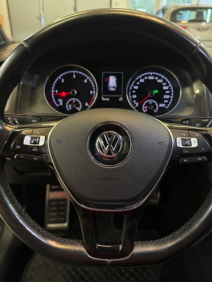 Volkswagen Golf Alltrack 14 of 28