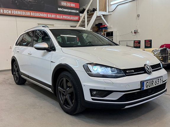 Volkswagen Golf Alltrack 3 of 28