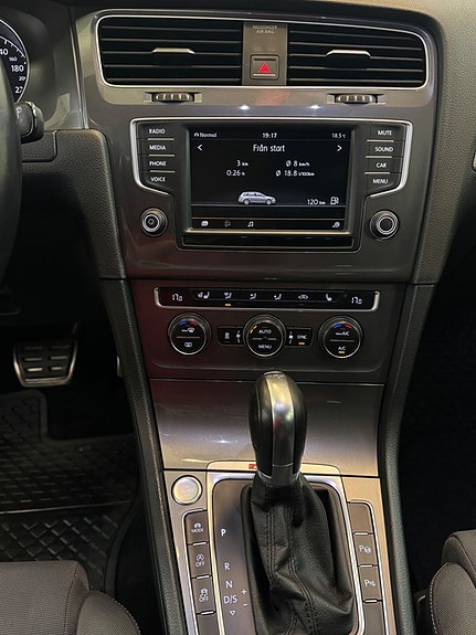 Volkswagen Golf Alltrack 19 of 28