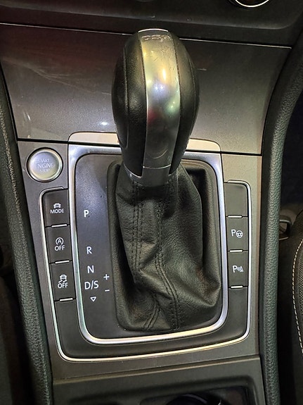 Volkswagen Golf Alltrack 10 of 28