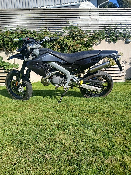 Aprilia SX50 2 of 5