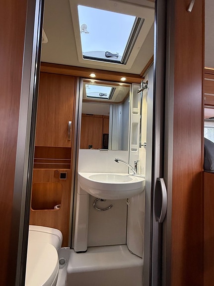 Hymer Exsis I 644 Automat | AC | Luftfjädring | Parabol | 20 of 30
