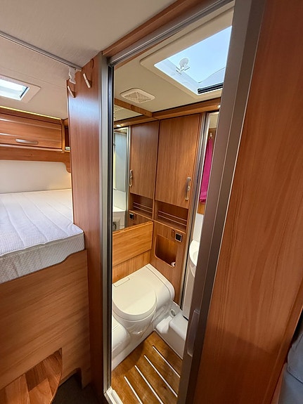 Hymer Exsis I 644 Automat | AC | Luftfjädring | Parabol | 19 of 30