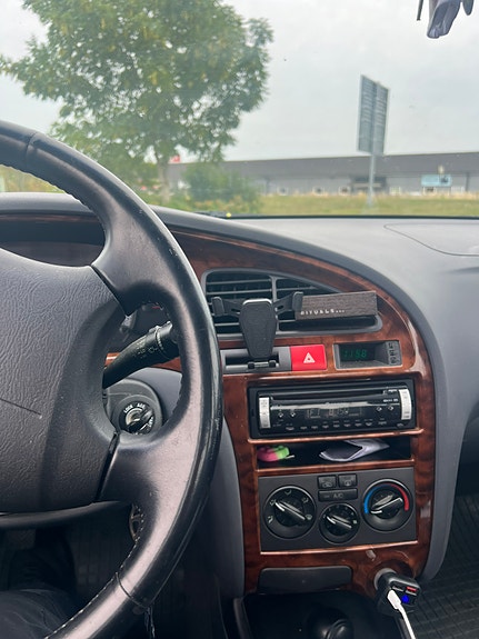 Hyundai Elantra 4 of 4