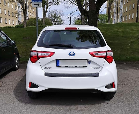 Toyota Yaris 3 of 3