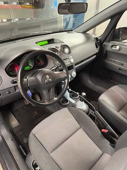 Mitsubishi Colt 5 of 5