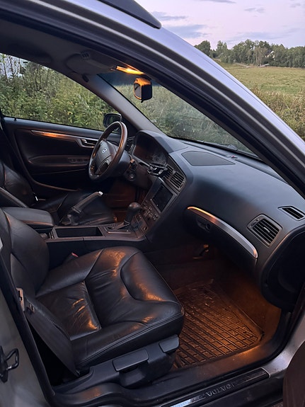 Volvo V70 4 of 7