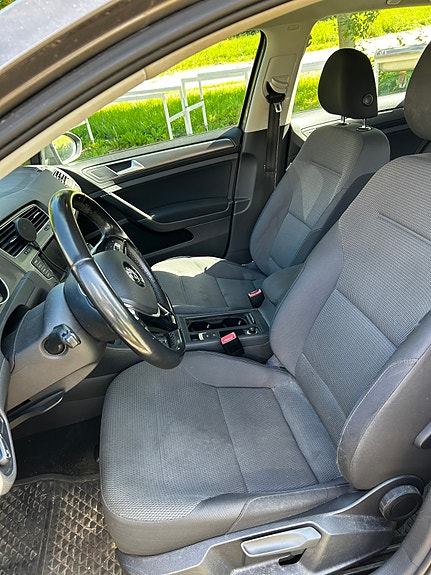Volkswagen Golf VII 7 of 10