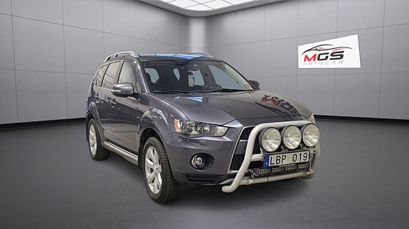 Mitsubishi Outlander 2 of 26