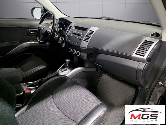 Mitsubishi Outlander 13 of 26