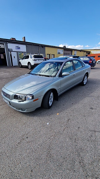 Volvo S80 2 of 6