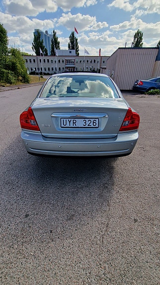 Volvo S80 4 of 6