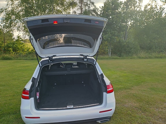 Mercedes-Benz E200 10 of 17