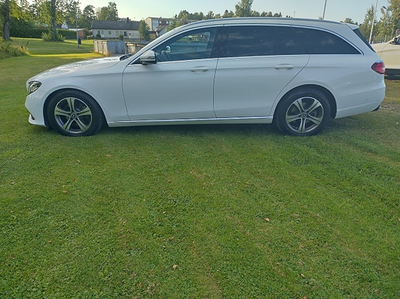 Mercedes-Benz E200 5 of 17