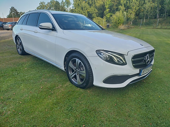 Mercedes-Benz E200 7 of 17