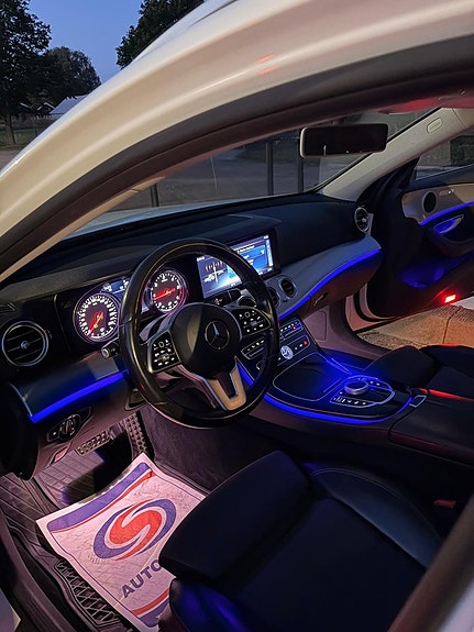 Mercedes-Benz E200 3 of 17