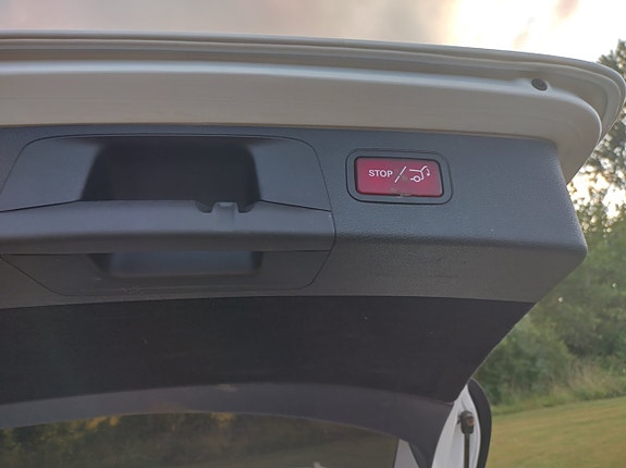 Mercedes-Benz E200 11 of 17