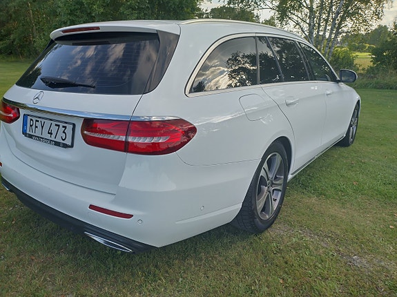 Mercedes-Benz E200 6 of 17