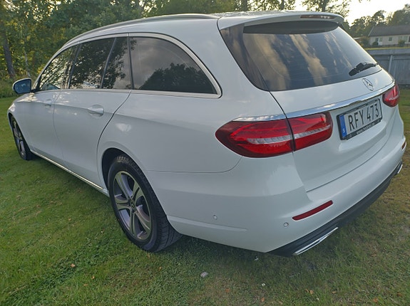 Mercedes-Benz E200 14 of 17