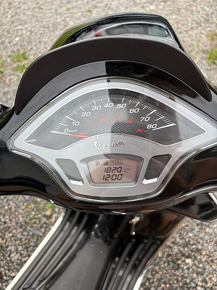 Piaggio 2 of 10