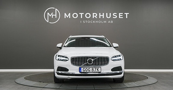 Volvo V90 2 of 27