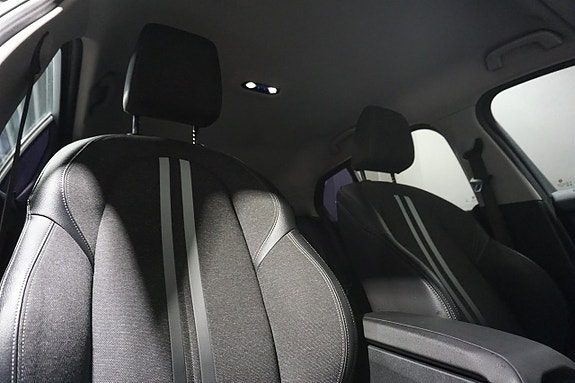 BMW 118i 11 of 24