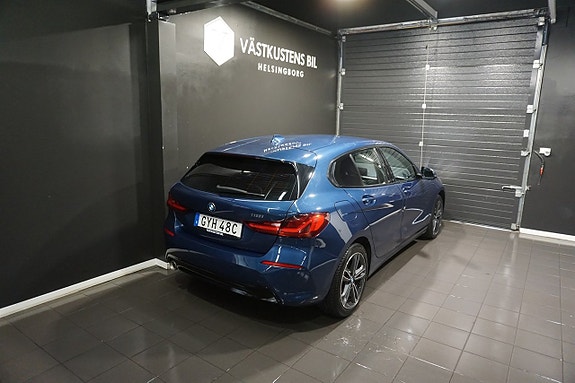 BMW 118i 8 of 24