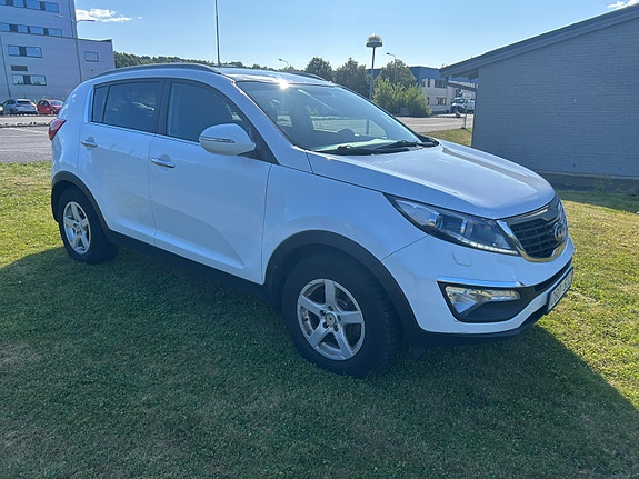 Kia Sportage 2 of 9