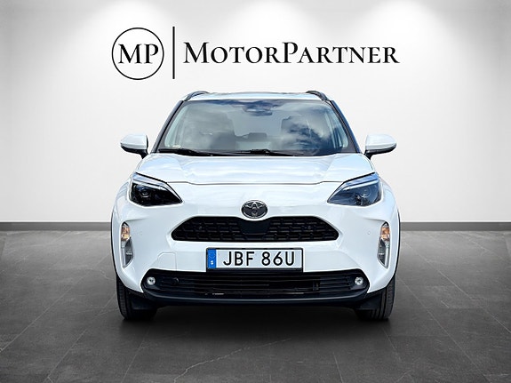 Toyota Yaris Cross 2 of 18