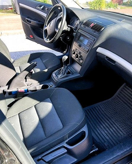 Skoda Octavia 2 of 4