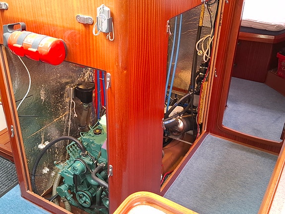 Bavaria 40 Ocean 2003 | Exceptionellt välhållen | Webasto | Bogpropeller 12 of 13