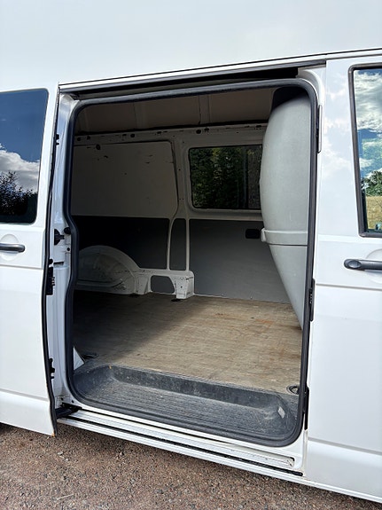 Volkswagen Transporter 9 of 14