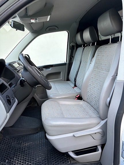 Volkswagen Transporter 10 of 14