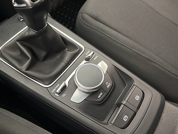 Audi Q2 21 of 29