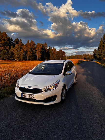 Kia Ceed 2 of 8