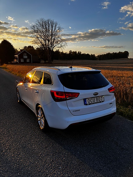 Kia Ceed 3 of 8
