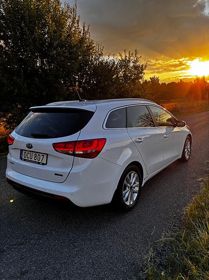 Kia Ceed 4 of 8