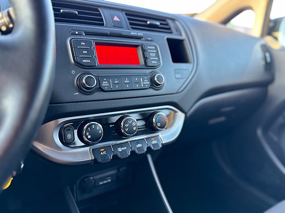 Kia Rio 9 of 10
