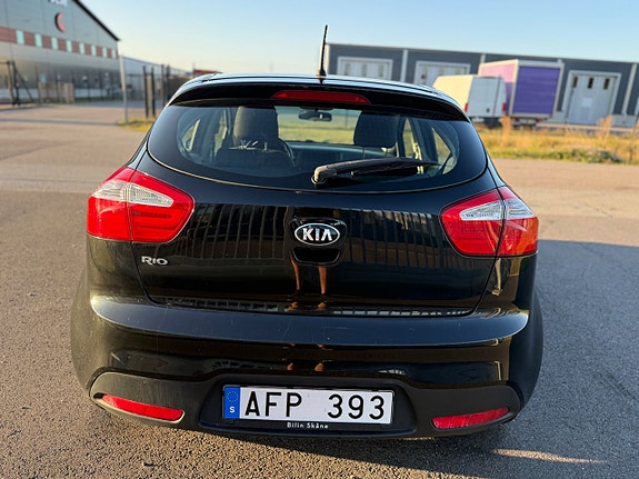 Kia Rio 3 of 10