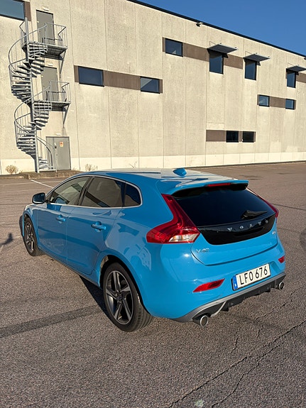 Volvo V40 3 of 6