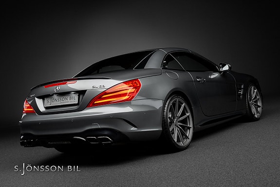 Mercedes-Benz SL63 8 of 23