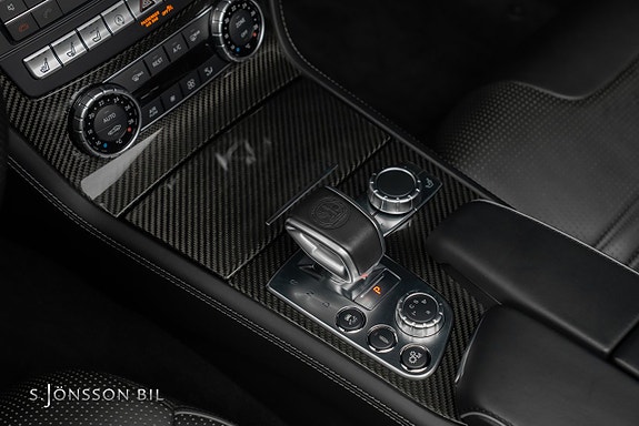 Mercedes-Benz SL63 16 of 23