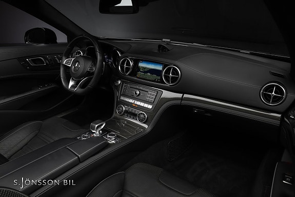 Mercedes-Benz SL63 21 of 23